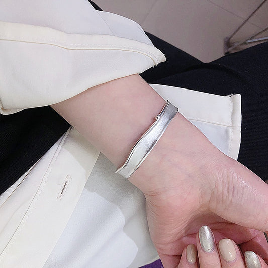 Temperament Brushed Plain Light Luxury Bracelet