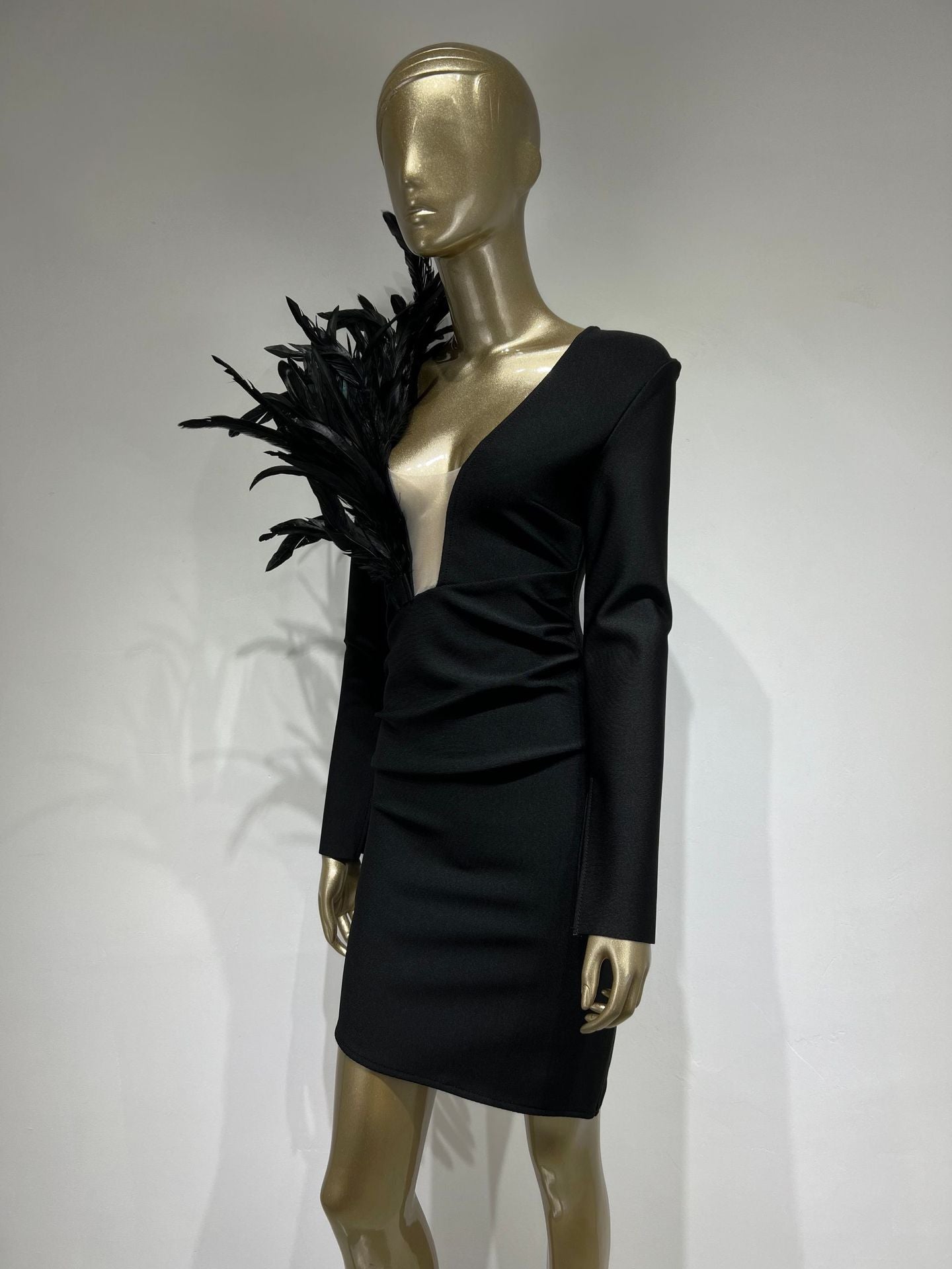 Dark Gorgeous Feather Sexy Low-cut Buttock Short Dress