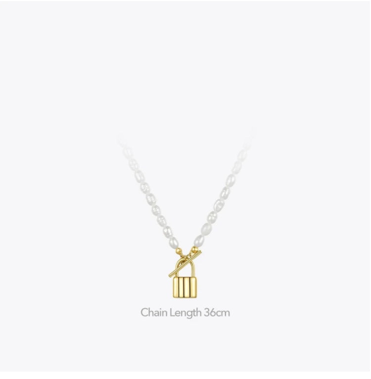 Golden Luxury Pearl Lock Necklace Women