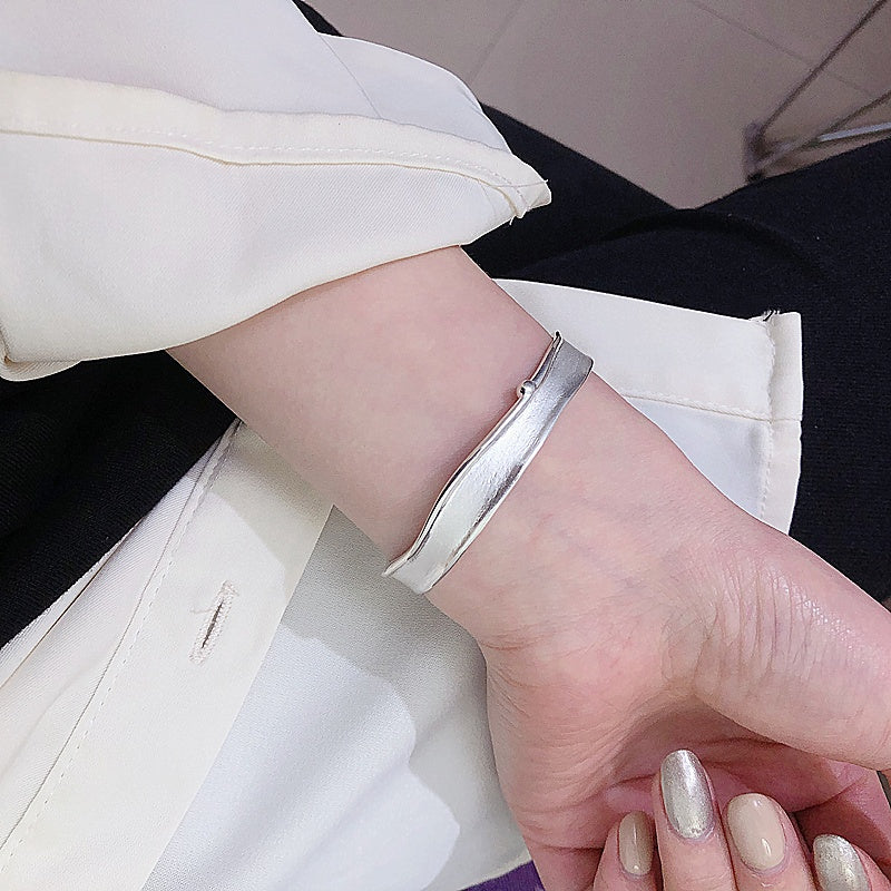 Temperament Brushed Plain Light Luxury Bracelet