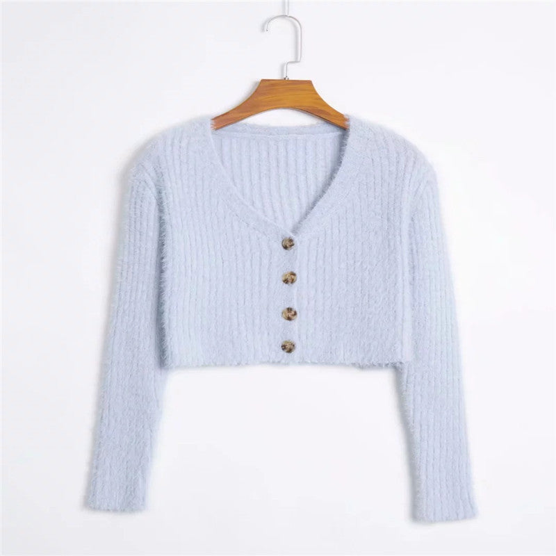 Short knit cardigan