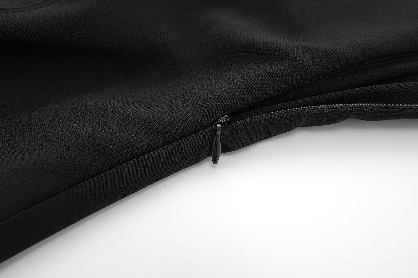 Black Heart Shape Collar Off-the-shoulder Design Jumpsuit