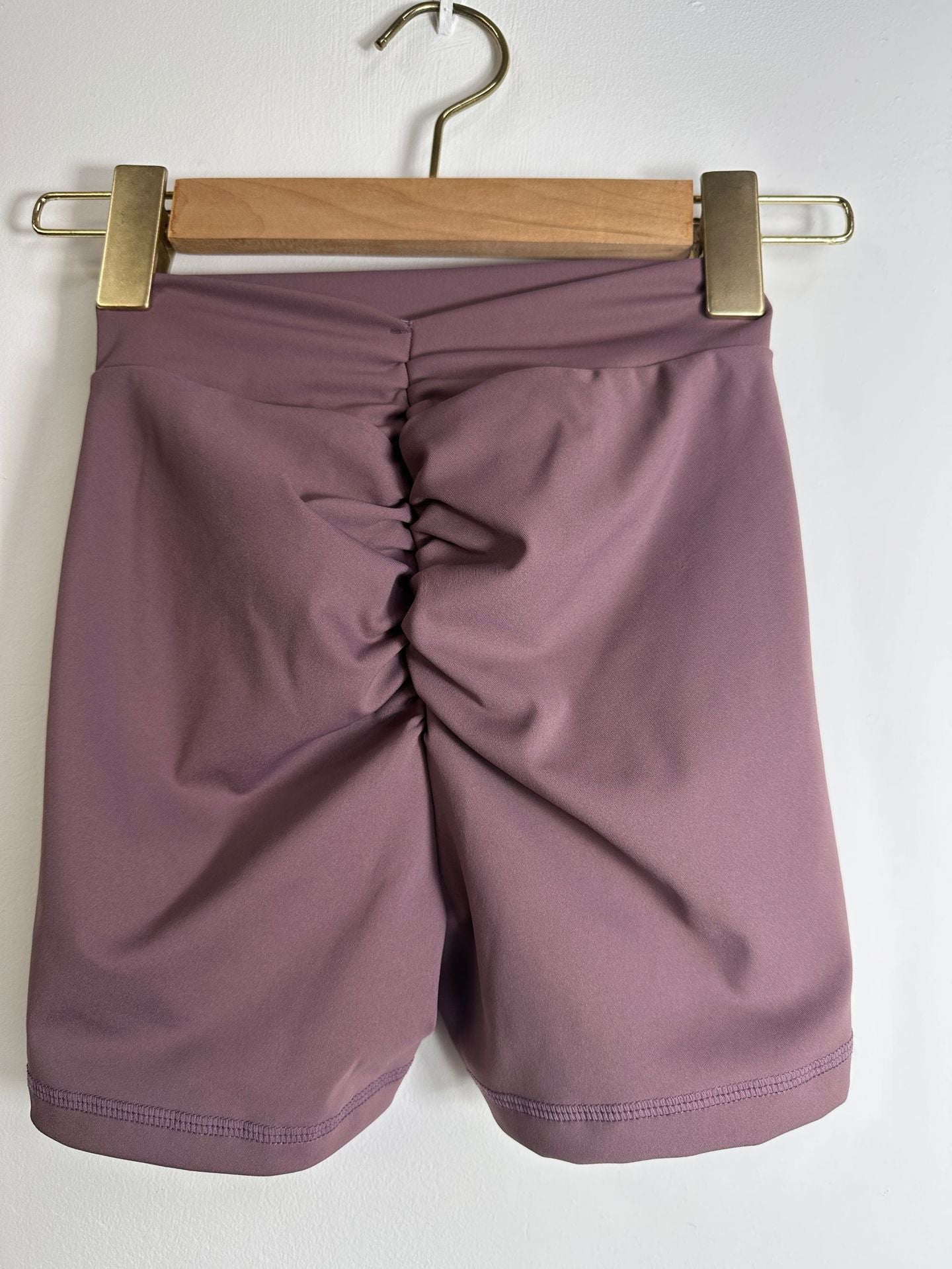 Deep V-shaped Wrinkled Butt Hip Yoga Shorts Sports Fitness