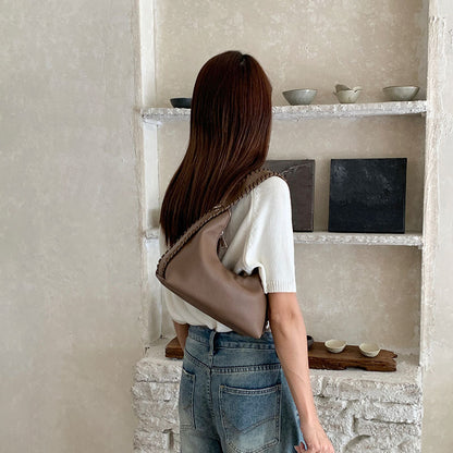 Advanced Texture Fashion Crescent Armpit Bag