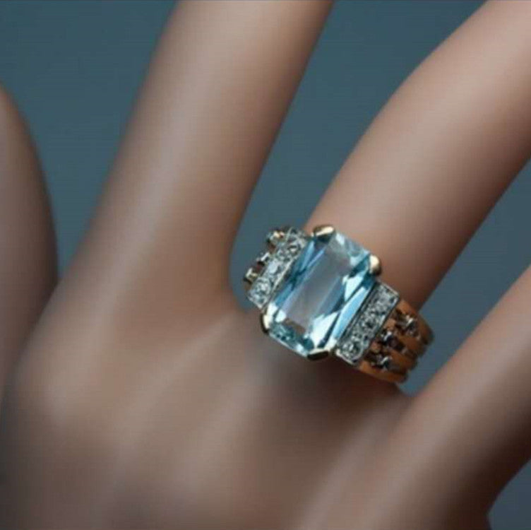 Personality Inlaid Zircon Crystal Women's Ring