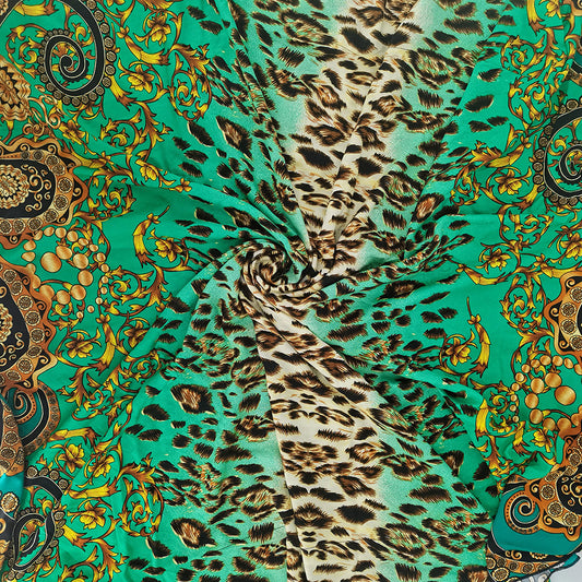 Middle Eastern Loose Robes On European And American Beaches